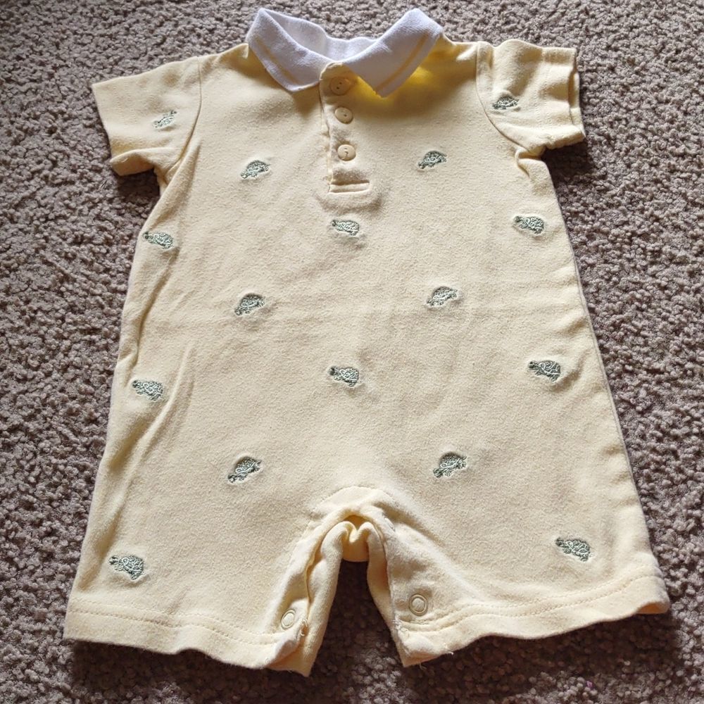 First Impressions Infant Size 3-6M one piece yellow green turtle‎ print snap leg